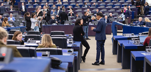 Διχογνωμία στην Ευρωβουλή για την τραγωδία στα Τέμπη